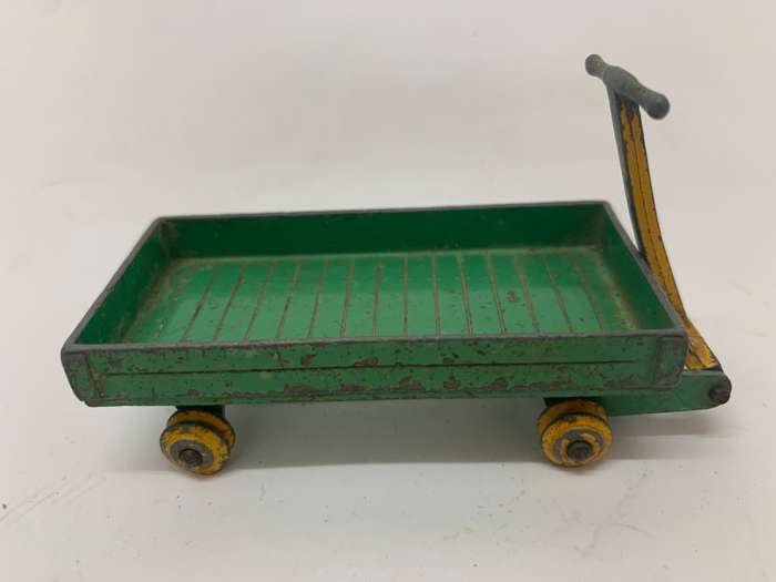 DINKY TOYS #105C HAND CART TRAILER GREEN MADE IN ENGLAND