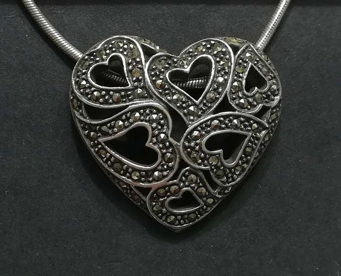 STERLING SILVER +MARCASITE CHAIN 430MM *HEART PENDANT*  25X25MM 10 GRAMS