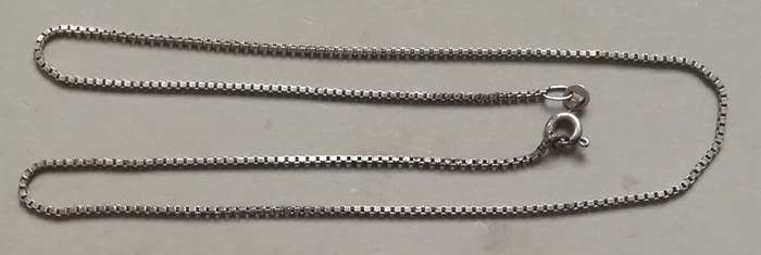 STERLING SILVER FINE CHAIN 390MM 3.5 GRAMS