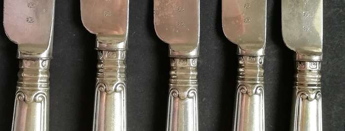 GEORGIAN SHEFFIELD 1825 SILVER HANDLES 12 PIECE KNIFE AND FORK SET 180X210MM