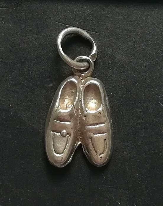 STERLING SILVER CHARM/PENDANT *PAIR SHOES* 10X15MM 2.3 GRAMS