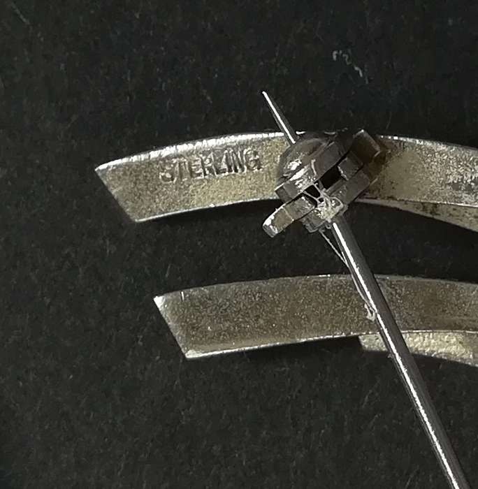 STERLING SILVER + PEARLS BROOCH 40X50MM 8.5 GRAMS