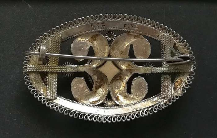 935 SILVER + BLUE PORCELAIN BROOCH 30X47MM 8.6 GRAMS