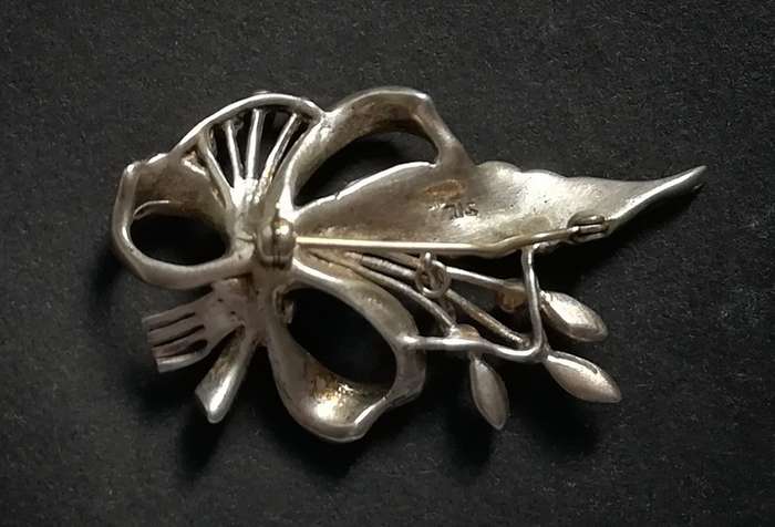 STERLING SILVER + MARCASITE  BROOCH  28X50MM 10 GRAMS