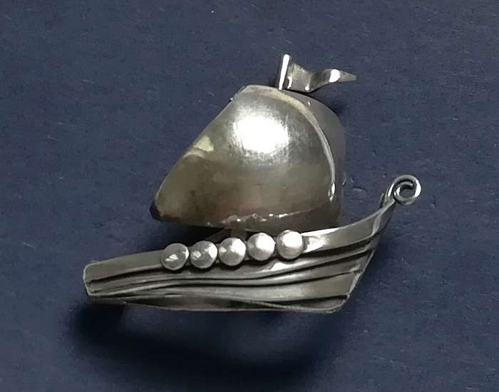 STERLING SILVER SAILING SHIP BROOCH 30X40MM