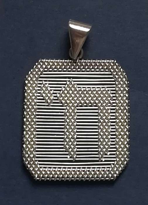 STERLING SILVER PENDANT  28X32MM 7.8 GRAMS