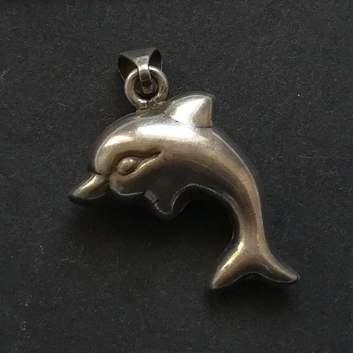 STERLING SILVER DOLPHIN PENDANT 20X30MM 4.6 GRAMS