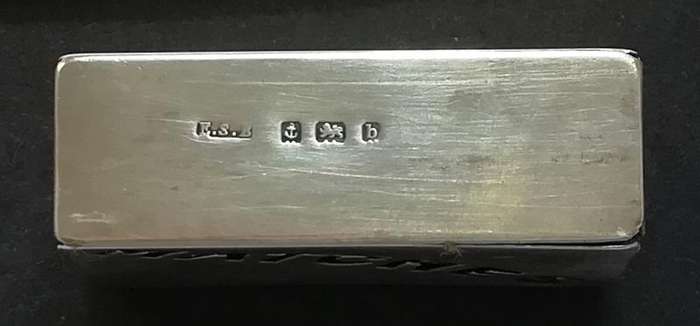 STERLING SILVER BIRMINGHAM 1901 - MATCHES CUT OUT HOLDER 14X28X42MM 11 GRAMS