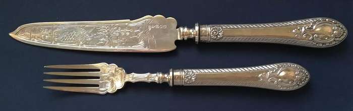 VICTORIAN SHEFFIELD 1861 STERLING SILVER *CAKE SERVERS* BOXED 176 GRAMS BOX 90X320MM