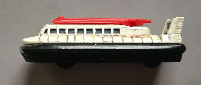 LESNEY MATCHBOX SUPERFAST NO.72 HOVERCRAFT