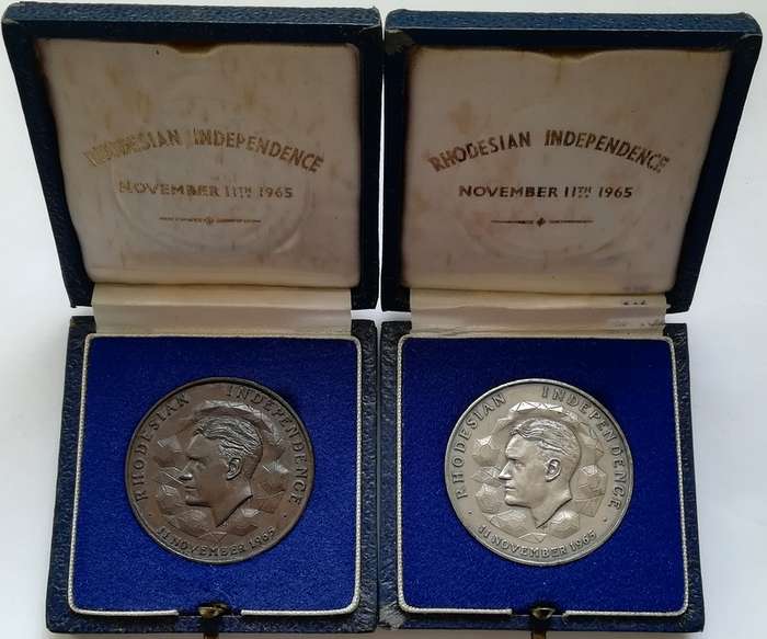 RHODESIA 1965  SILVER 26 GRAMS + BRONZE INDEPENDENCE MEDALLIONS MEDALLION