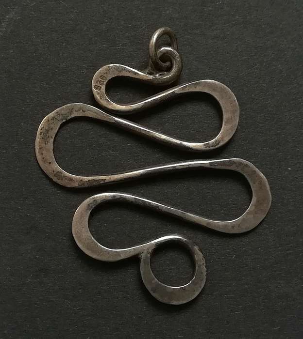 STERLING SILVER PENDANT 32X35MM 3.1 GRAMS