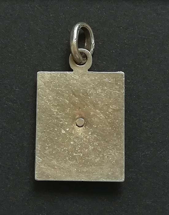 800 SILVER PENDANT 16X22MM 3.1 GRAMS