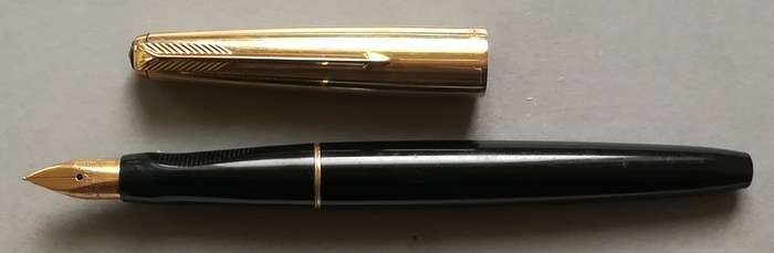 PARKER 65 FOUNTAIN PEN *GOLD PLATED CAP* **14K SOLID GOLD NIB** INSCRIBED