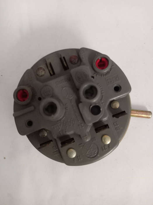 WASHING MACHINE WATER LEVEL PRESSURE SWITCHES. ( R99.00 FOR 10 SWITCHES )