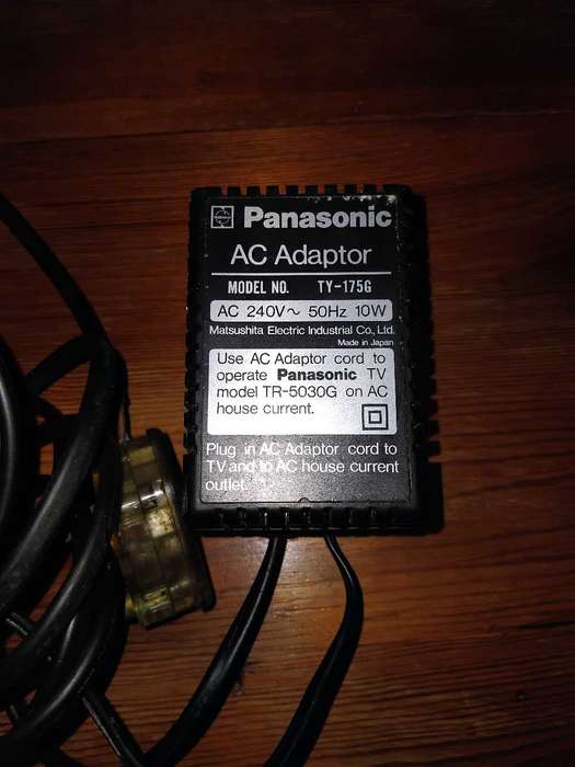 VINTAGE NATIONAL PANASONIC TR 5030G PORTABLE TV ( BLACK AND WHITE  )