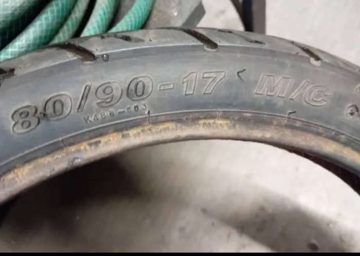 MOTORCYCLE TYRE. KENDA STICKY. 80/90-17 M/C 44P