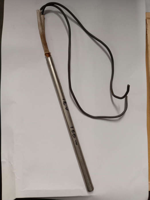 REFRIGERATION :  AMMONIA / GAS /  CARAVAN 9.5MM DIAMETER 160W 12V ELEMENT.