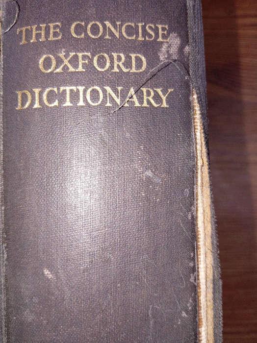 BOOKS : EDUCATIONAL. DICTIONARIES ETC. AS PER PHOTOS.