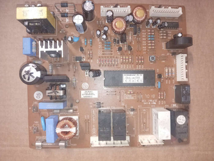 LG REFRIGERATOR PC BOARD. GR-B2073.