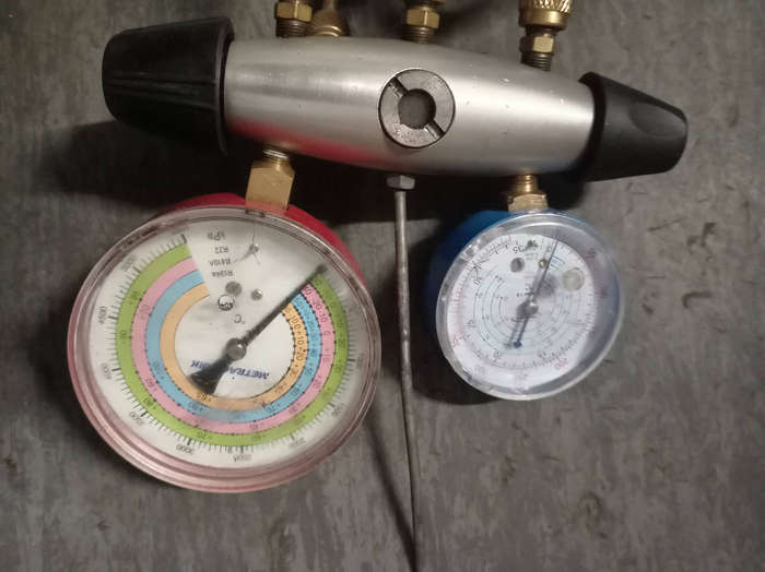 Refrigeration / Airconditioning Manifold Set (Gauges and Hoses)
