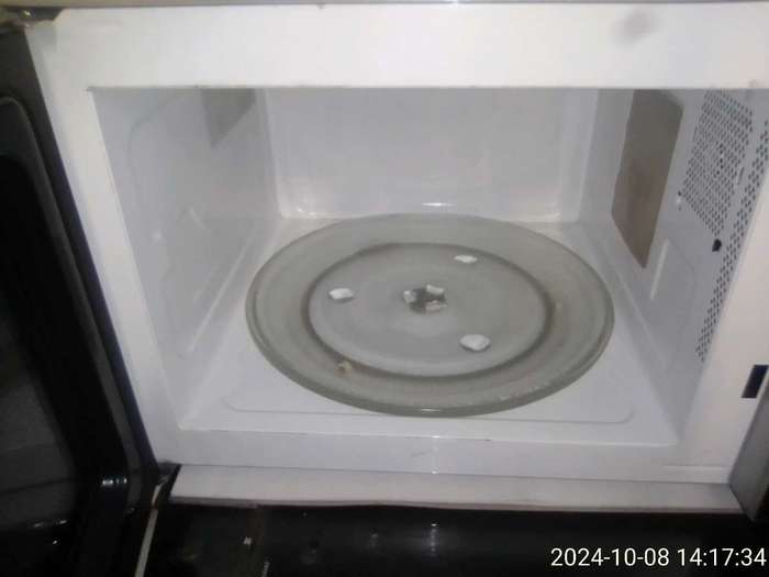 BENNETT READ 28 LITRE MICROWAVE OVEN. MODEL : BRMIC1