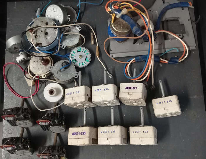 HOOVER TWIN TUB TIMERS. AND HITACHI TUMBLE DRYER TIMER. LOT SYNCHRONOUS MOTORS.