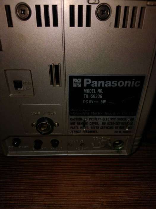 VINTAGE NATIONAL PANASONIC TR 5030G PORTABLE TV ( BLACK AND WHITE  )