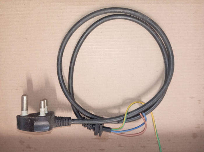 APPLIANCE POWER LEADS WITH 16A 3 PIN PLUG TOPS. R50. 00 FOR ALL 20.