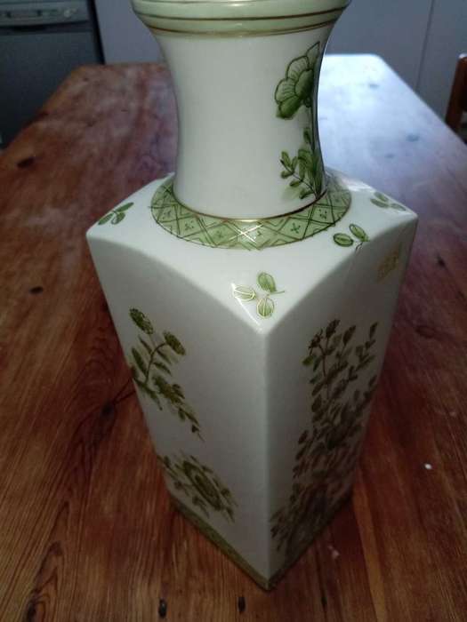 VINTAGE NORLEANS JAPANESE VASES