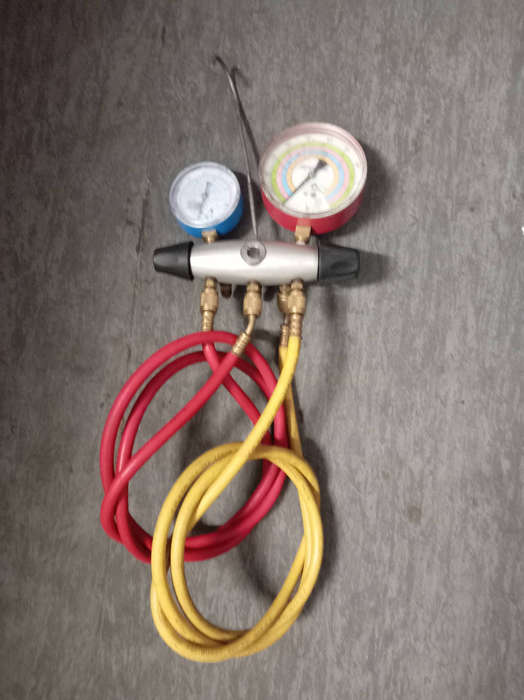 Refrigeration / Airconditioning Manifold Set (Gauges and Hoses)