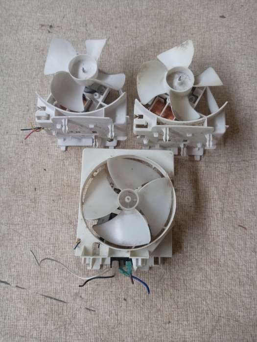 3 X MICROWAVE FAN MOTORS. IDEAL FOR USE IN BILTONG DRYERS OR AS COOLING FANS. 220 VOLT