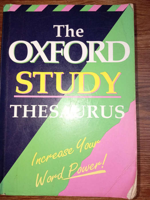 BOOKS : EDUCATIONAL. DICTIONARIES ETC. AS PER PHOTOS.