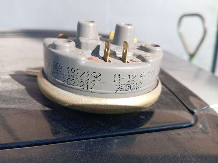 WASHING MACHINE WATER LEVEL PRESSURE SWITCHES. ( R99.00 FOR 10 SWITCHES )