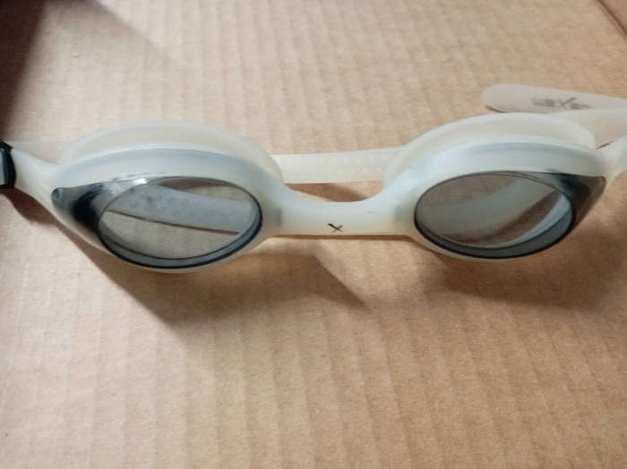 Swimming goggles, 2 pairs.