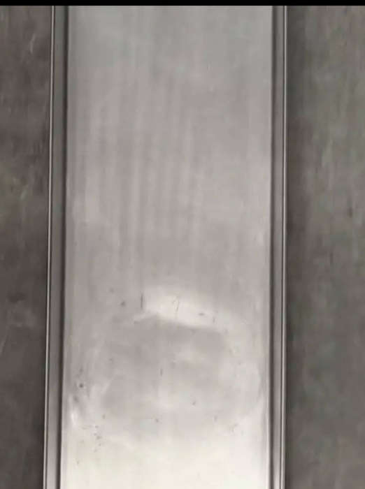 STAINLESS STEEL TRAY. 1220mm X 270mm X 105mm