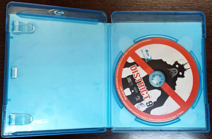District 9 on Blu-ray (Movie)