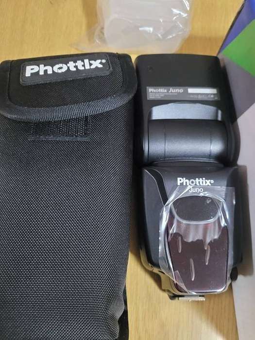Brand New ! Phottix Juno Transceiver Flash ! Boxed !