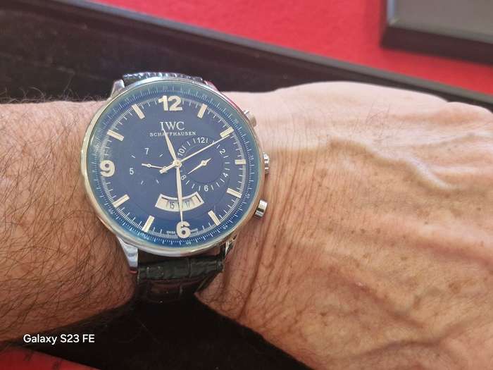 Stylish IWC Schaffhausen Men's Automatic Movement Watch