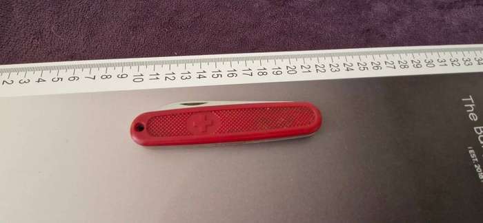 Bargain ! Vintage Swiss Victorinox bakelite single blade pocket knife!