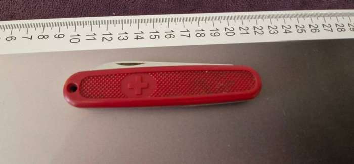 Bargain ! Vintage Swiss Victorinox bakelite single blade pocket knife!