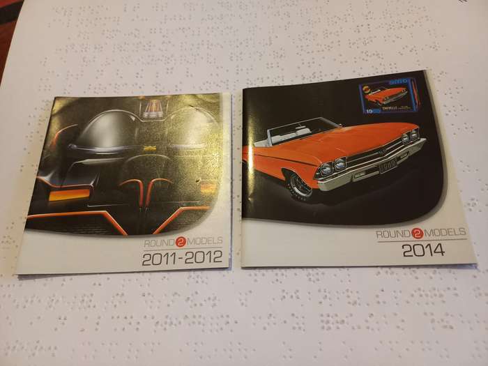 2 x Round 2 Models Catalogue 2011-2012 / 2014