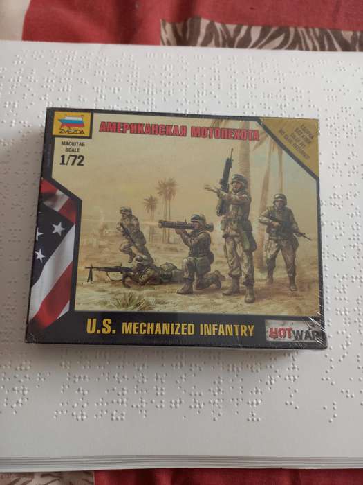 Zvezda Plastic modelkit 1/72 scale US Mechanized Infantry figures
