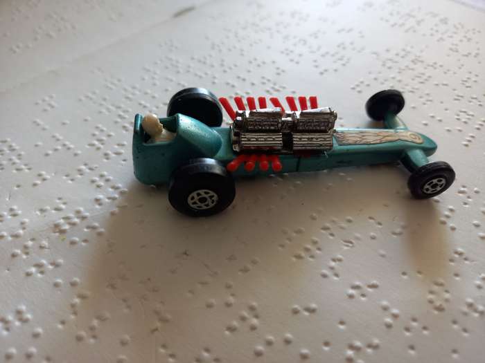 Matchbox Slingshot - missing 1 exhaust stack