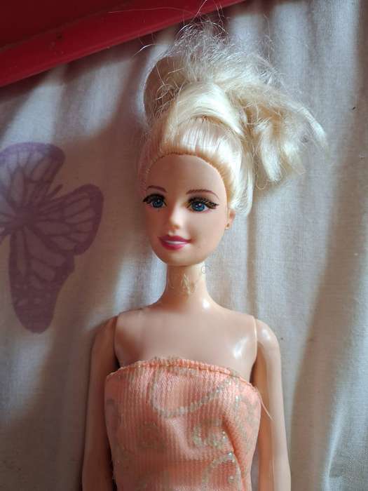 Doll - barbie like but not a barbie