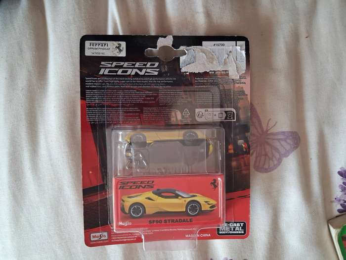 Maisto Speed Icons Ferrari SF90 Stradale - 1/64 scale