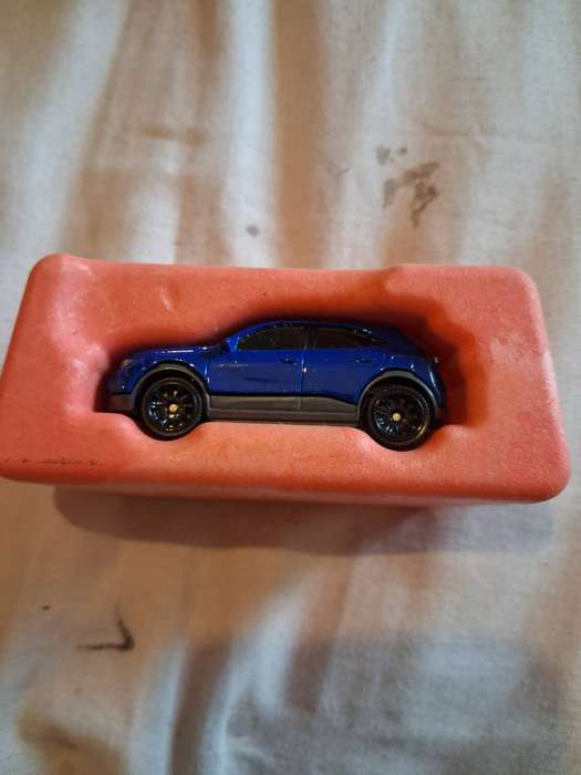 Matchbox Moving Parts Opel Mokka