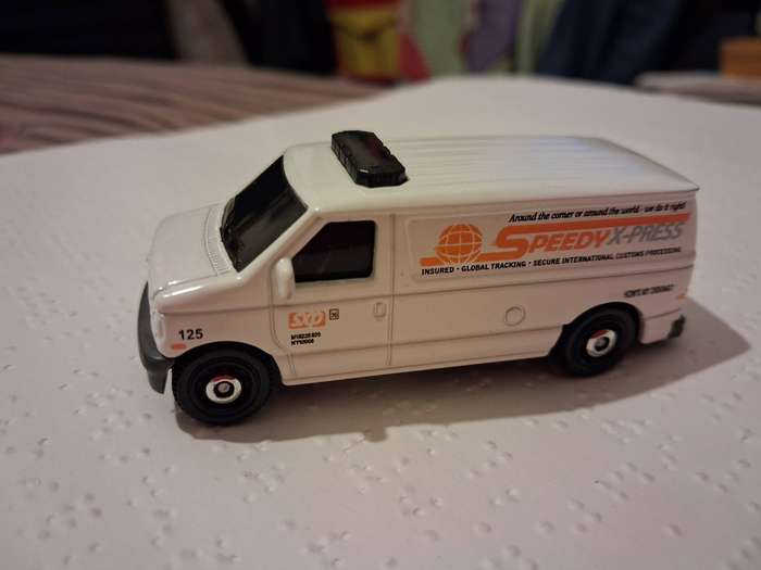 Matchbox Ford Courier Van