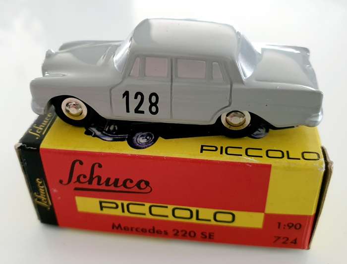 SCHUCO PICCOLO INT. PAD. PDG.  MERCEDES 220 SE - IN GORGEOUS GHOST GREY