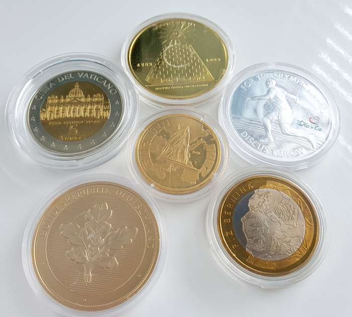 6 ENCAPSULATED COLLECTOR MEDALS